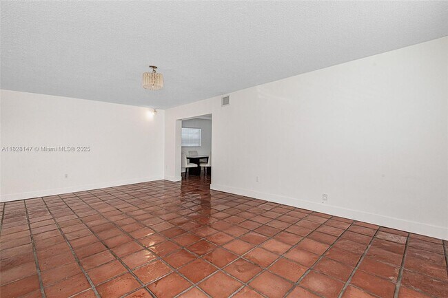 Building Photo - 309 Bird Rd