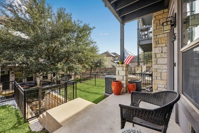 Building Photo - 2520 Bluebonnet Ln