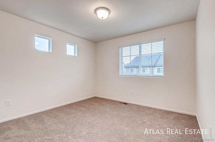 Building Photo - 3841 N Himalaya Rd