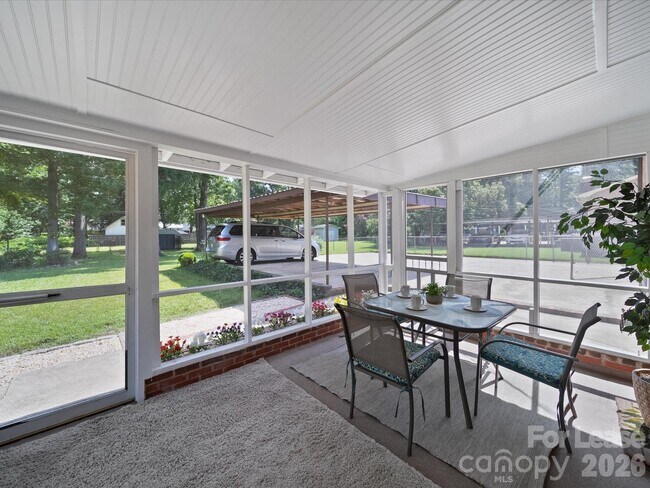 Building Photo - 2213 Milton Rd