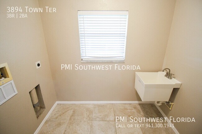 Building Photo - 3894 Town Terrace