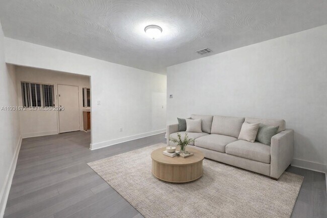 Building Photo - 1267 NE 117th St