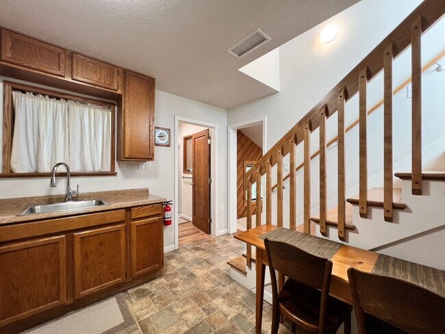 Building Photo - 3138 Browns Valley Rd