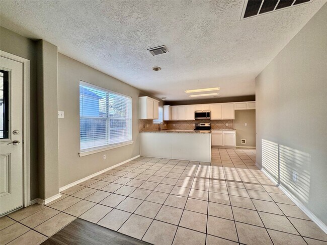 Building Photo - 10630 Acacia Forest tr