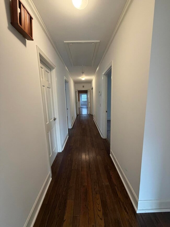 Building Photo - 115 Adams Ave