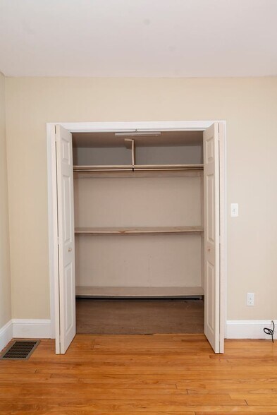 Building Photo - 15 Wheelwright Rd