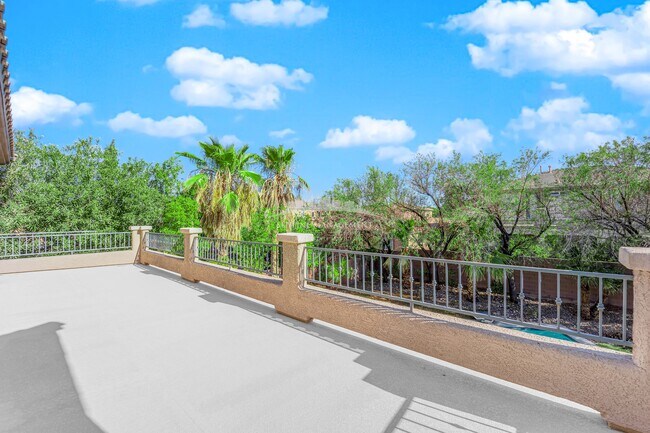 Building Photo - 8445 Cambrils Ave