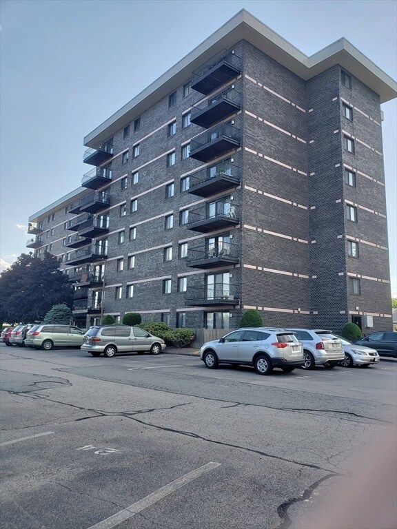 Building Photo - 500 Washington St