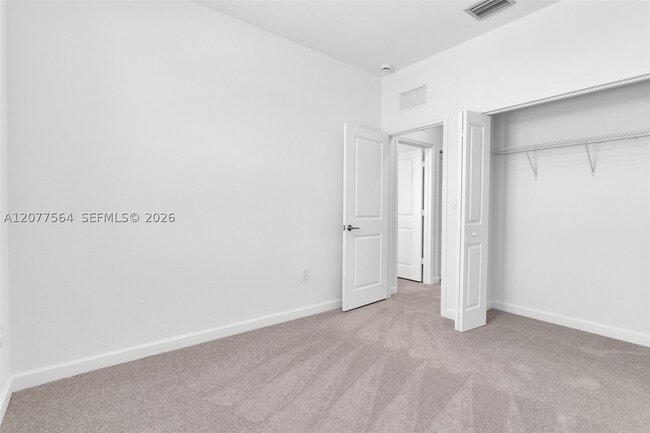 Building Photo - 2660 SE 28th Dr