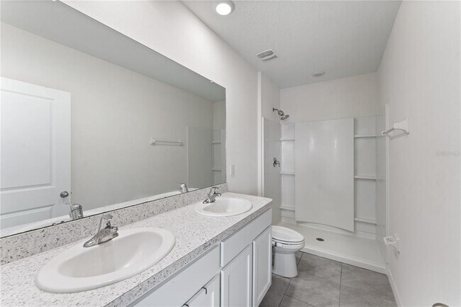 Building Photo - 33066 Major Oak Dr