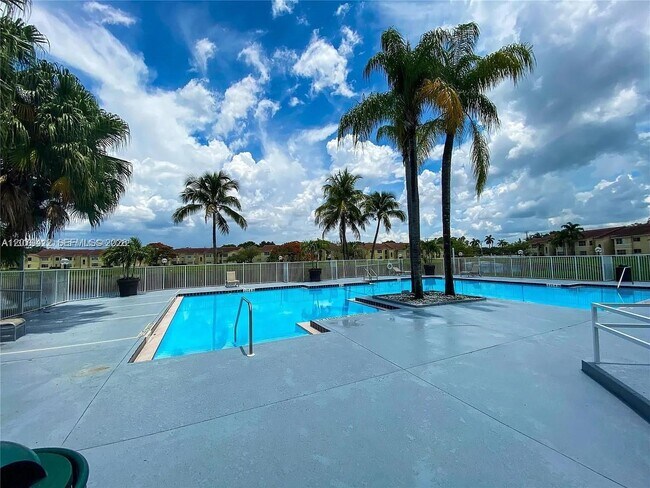 Building Photo - 13090 Vista Isles Dr
