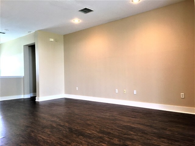 Building Photo - 6405 Oyster Island Cove