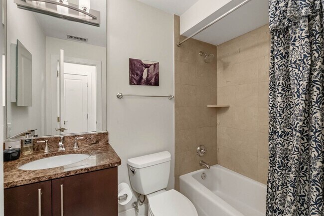 Building Photo - U St Penthouse