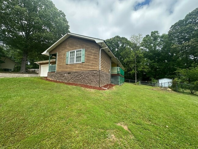 Building Photo - 2117 Marian Ln