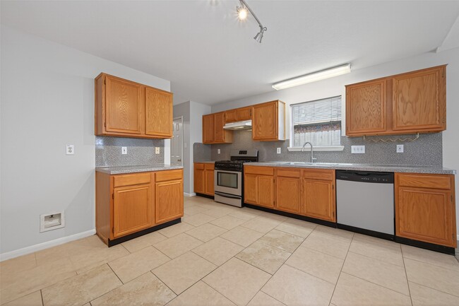 Building Photo - 21484 Palace Pines Dr