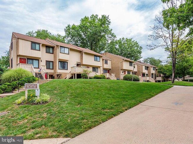 Building Photo - 2621 Glengyle Dr