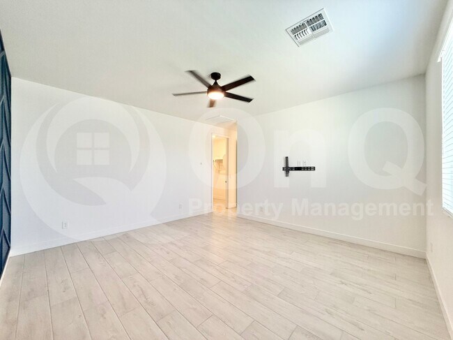 Building Photo - 11308 E Upton Ave