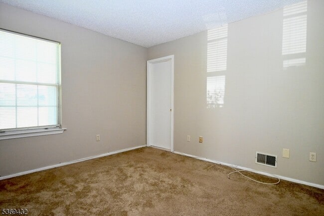 Building Photo - 1206 Sycamore Ln