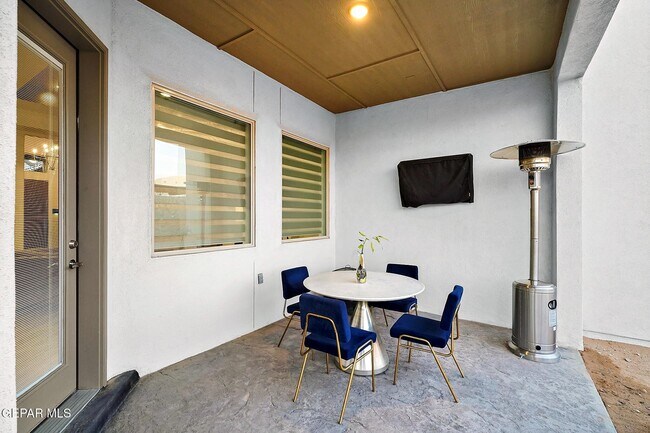 Building Photo - 2300 Tierra Zaria