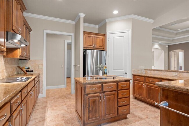 Building Photo - 17109 Northlake Hills Dr