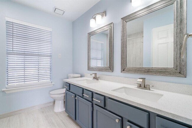 Building Photo - 4330 Heathfield Dr