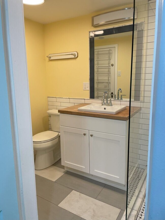 Building Photo - Downing St.