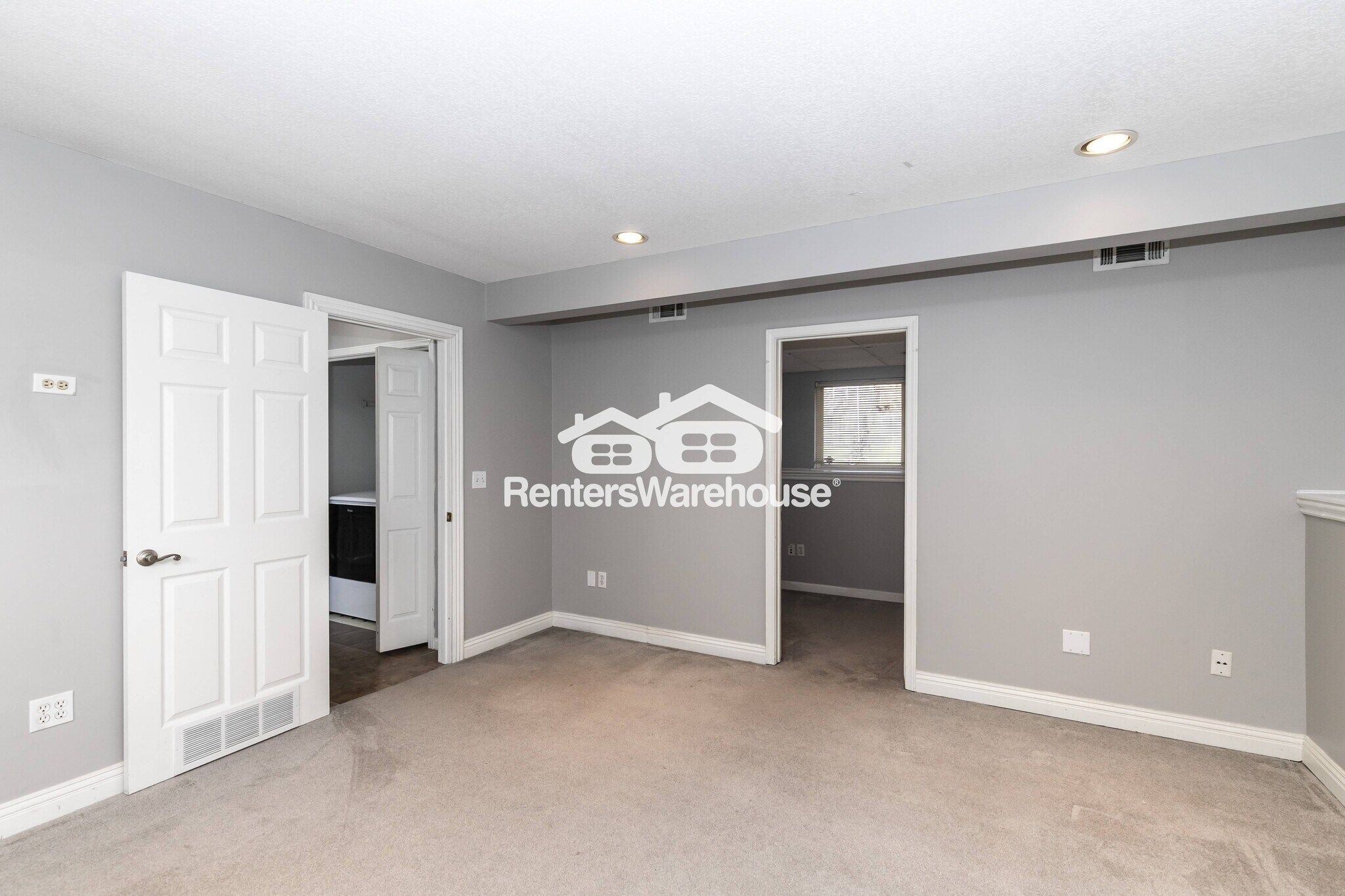 Building Photo - 12523 Logan