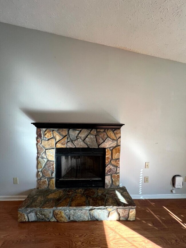 Building Photo - 5708 Icarus Cir