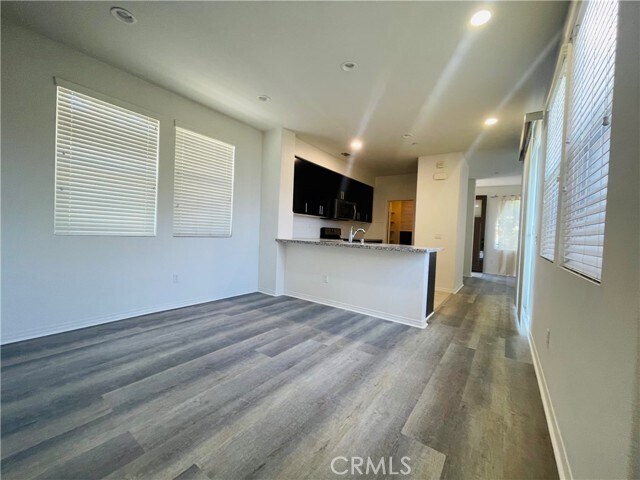 Building Photo - 808 S Gladys Ave