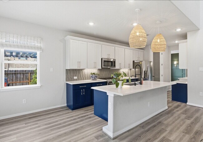 Building Photo - 10051 Mulhouse Dr