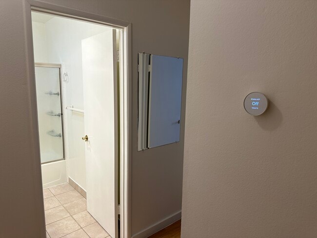 Building Photo - 4381 Ventura Canyon Ave