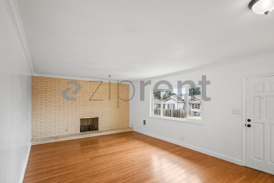 Building Photo - 22814 Kings Ct