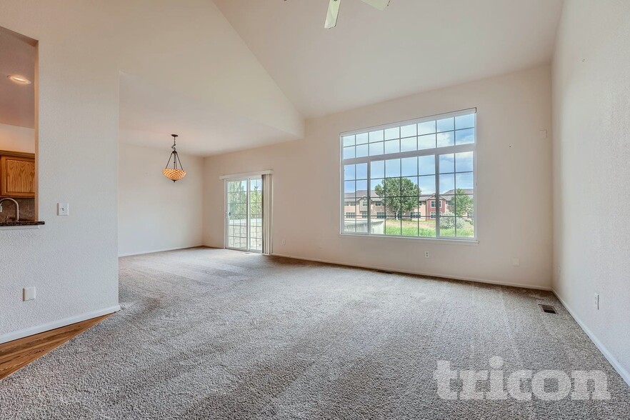 Building Photo - 8566 S Lewis Way