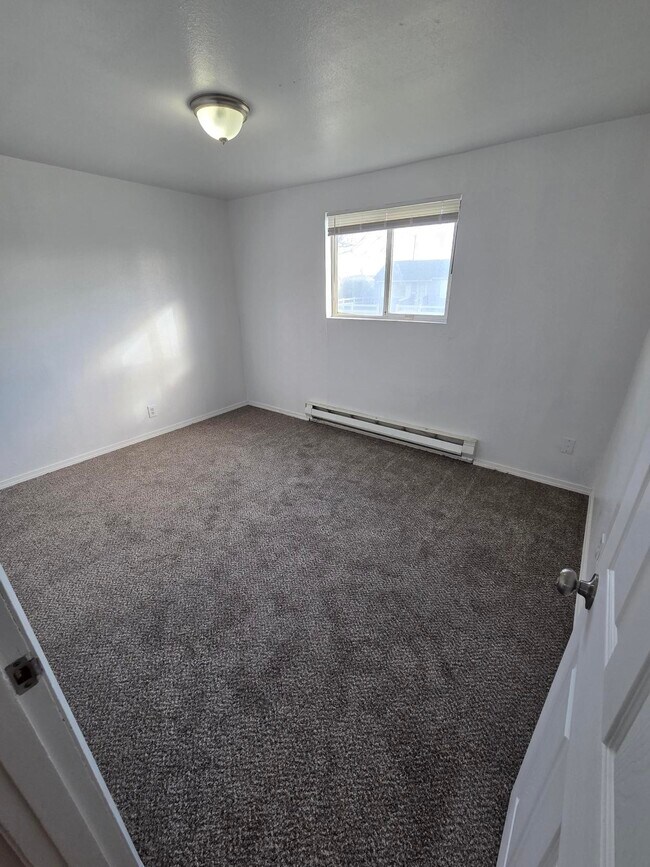 BR2 - 258 Knolls Vista Dr