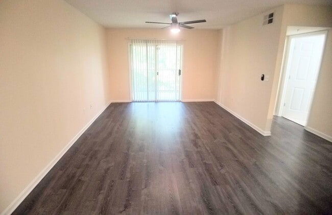 Building Photo - For Rent Beautiful 1/1 w covered GARAGE Condo @ Crest close to UCF  and Valencia College !!!