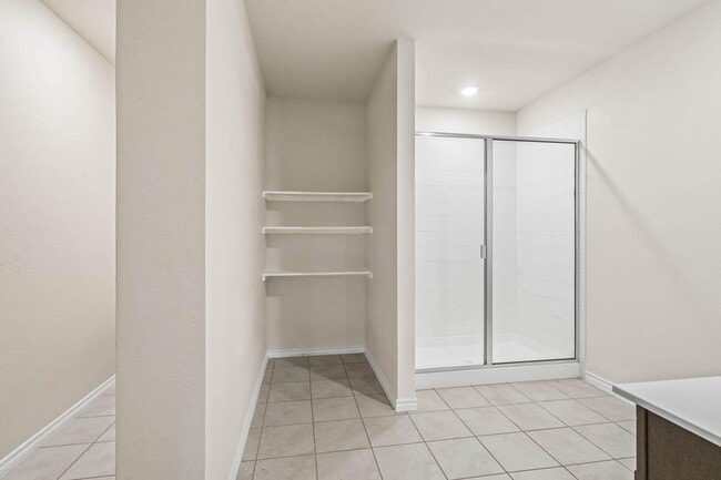 Building Photo - 2120 Tulipwood Dr