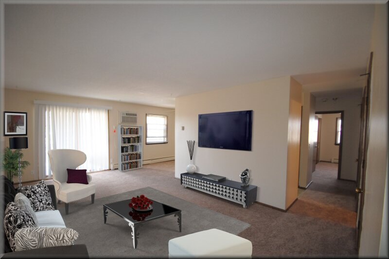 Building Photo - Kings Manor Apartments