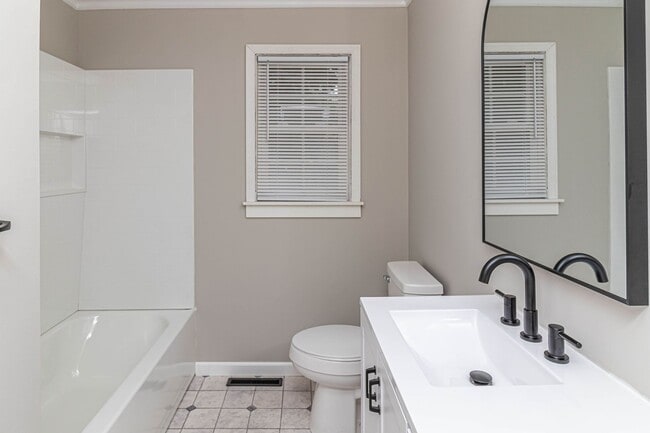 Building Photo - 3 BR | 1 BA Brick Home in Goldsboro *less than 2 miles from SJAFB!