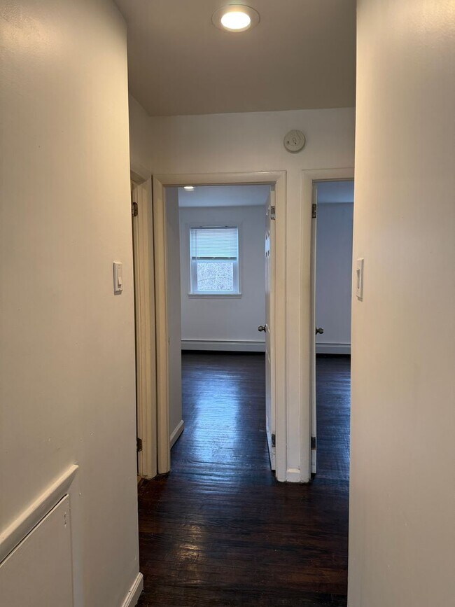 Building Photo - 720 Pine St