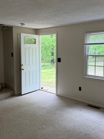 Building Photo - 607 Flat Hill Rd