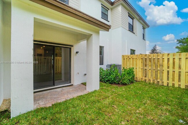 Building Photo - 207 SW 159th Ter