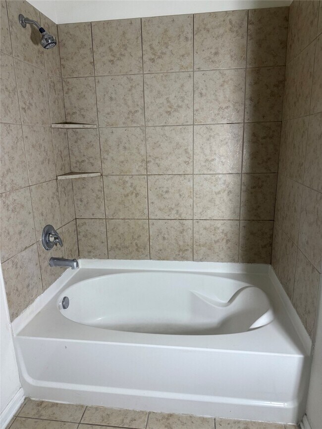 Building Photo - 1119 Grassy View Dr