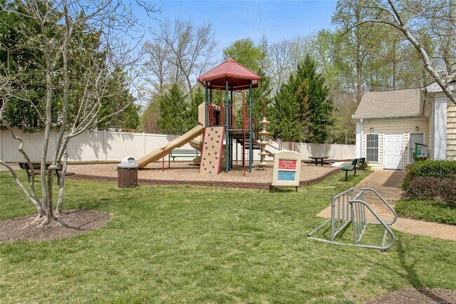 Building Photo - 112 Yardarm Ct
