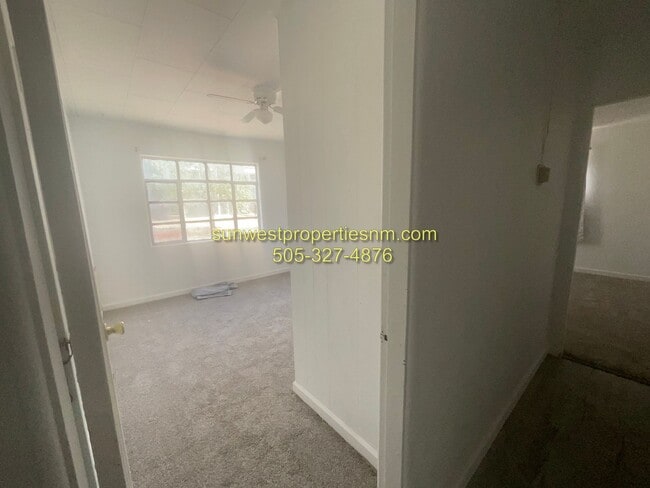 Building Photo - 2 Bedroom, 1 Bath Duplex