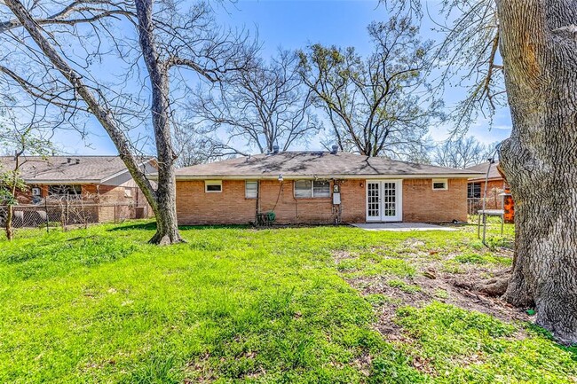 Building Photo - 6763 Glen Rock Dr