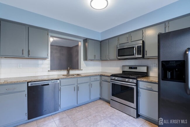 Building Photo - 1050 Schmidt Ln
