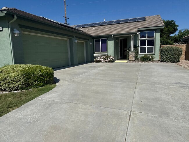 Building Photo - 29128 Paperflower Ln