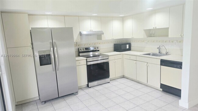 Building Photo - 8650 SW 133rd Avenue Rd
