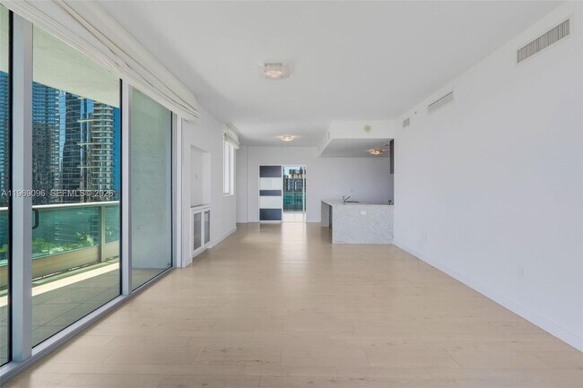Building Photo - 900 Biscayne Blvd