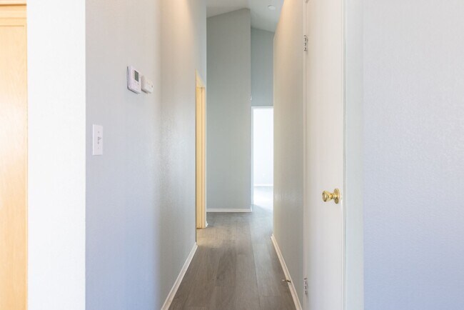 Building Photo - West Lancaster4 bedroom + bonus room